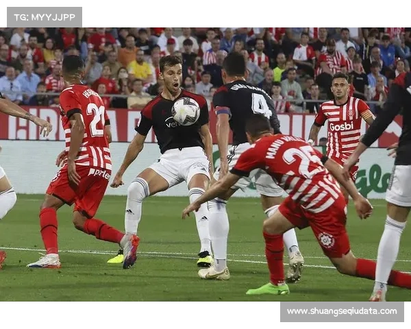 马赛0-2南特，连续红牌导致人数劣势成为比赛转折点